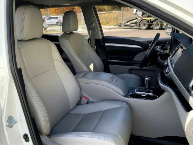 Белый Тойота Хайлендер, объемом двигателя 3.5 л и пробегом 43 тыс. км за 16700 $, фото 10 на Automoto.ua