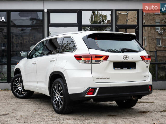 Белый Тойота Хайлендер, объемом двигателя 3.46 л и пробегом 26 тыс. км за 37950 $, фото 11 на Automoto.ua