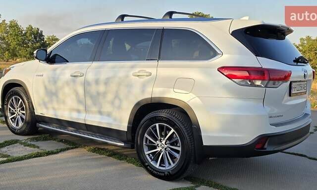 Білий Тойота Хайлендер, об'ємом двигуна 3.46 л та пробігом 98 тис. км за 35000 $, фото 22 на Automoto.ua