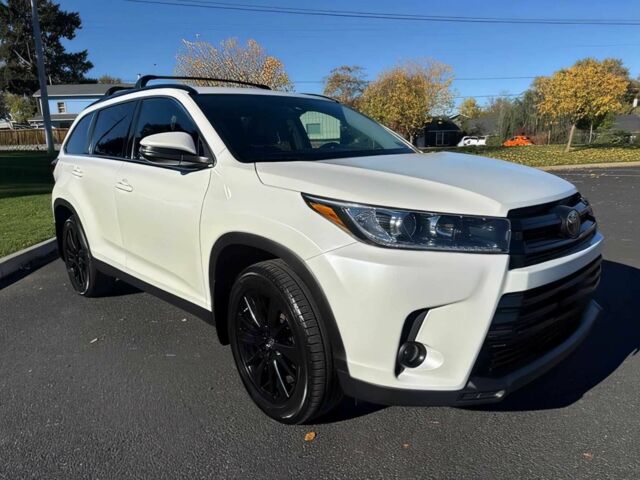 Белый Тойота Хайлендер, объемом двигателя 3.5 л и пробегом 36 тыс. км за 14000 $, фото 2 на Automoto.ua