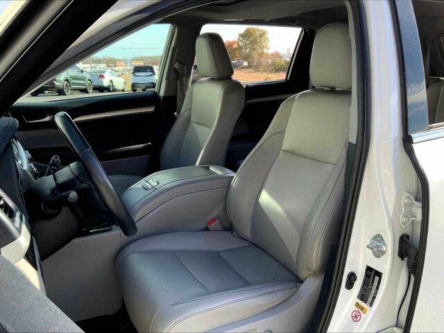 Белый Тойота Хайлендер, объемом двигателя 3.5 л и пробегом 43 тыс. км за 16700 $, фото 8 на Automoto.ua