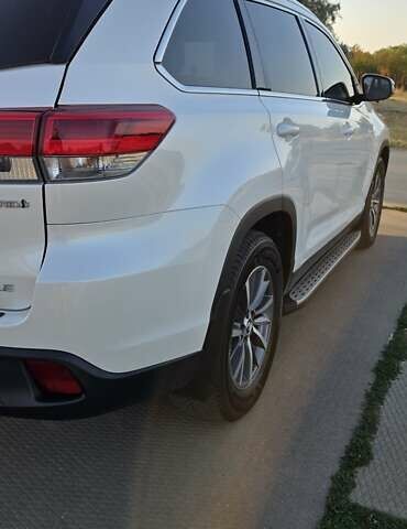 Білий Тойота Хайлендер, об'ємом двигуна 3.46 л та пробігом 98 тис. км за 35000 $, фото 8 на Automoto.ua