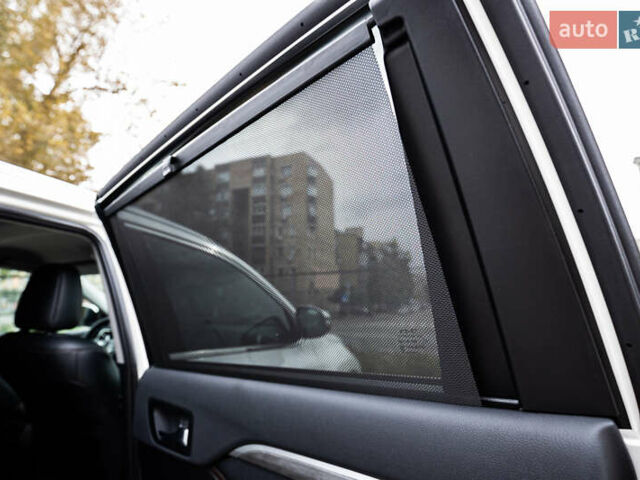 Белый Тойота Хайлендер, объемом двигателя 3.46 л и пробегом 26 тыс. км за 37950 $, фото 60 на Automoto.ua