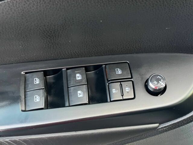 Белый Тойота Хайлендер, объемом двигателя 3.5 л и пробегом 125 тыс. км за 33600 $, фото 10 на Automoto.ua