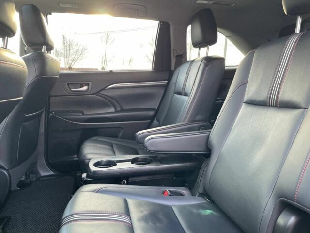 Белый Тойота Хайлендер, объемом двигателя 3.5 л и пробегом 125 тыс. км за 33600 $, фото 20 на Automoto.ua