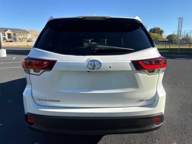 Белый Тойота Хайлендер, объемом двигателя 3.5 л и пробегом 36 тыс. км за 14000 $, фото 4 на Automoto.ua