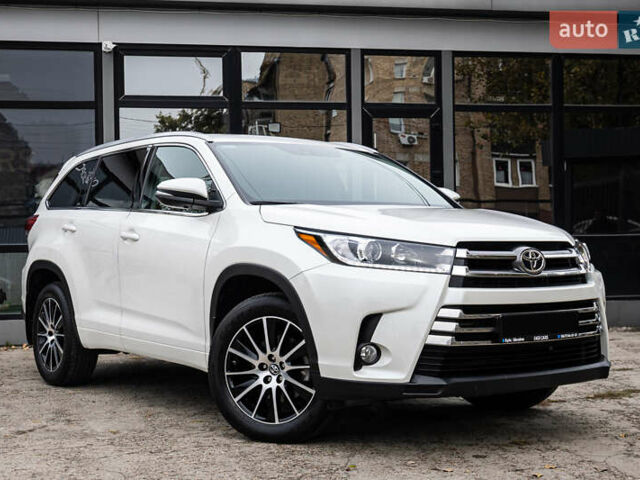 Белый Тойота Хайлендер, объемом двигателя 3.46 л и пробегом 26 тыс. км за 37950 $, фото 69 на Automoto.ua