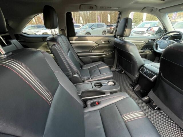 Белый Тойота Хайлендер, объемом двигателя 3.5 л и пробегом 125 тыс. км за 33600 $, фото 21 на Automoto.ua