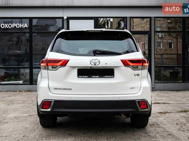 Белый Тойота Хайлендер, объемом двигателя 3.46 л и пробегом 26 тыс. км за 37950 $, фото 12 на Automoto.ua