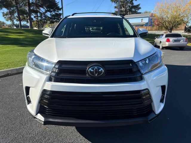 Белый Тойота Хайлендер, объемом двигателя 3.5 л и пробегом 36 тыс. км за 14000 $, фото 1 на Automoto.ua