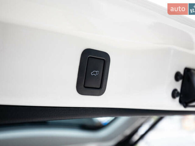 Белый Тойота Хайлендер, объемом двигателя 3.46 л и пробегом 26 тыс. км за 37950 $, фото 56 на Automoto.ua