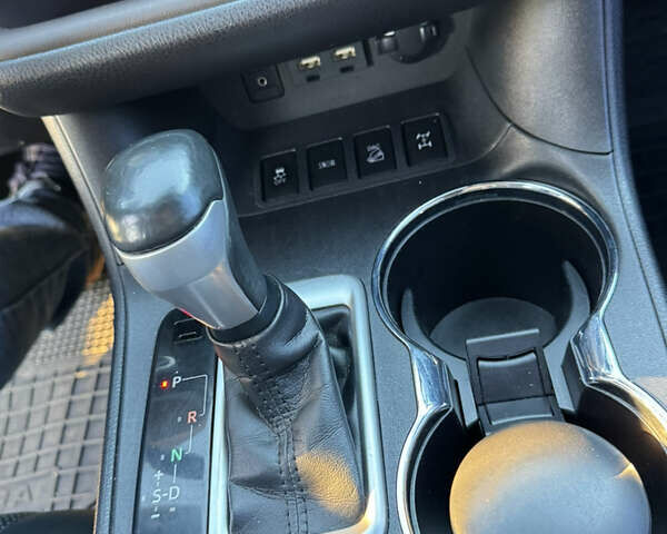 Белый Тойота Хайлендер, объемом двигателя 3.46 л и пробегом 149 тыс. км за 32700 $, фото 21 на Automoto.ua