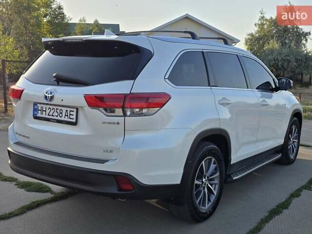 Білий Тойота Хайлендер, об'ємом двигуна 3.46 л та пробігом 98 тис. км за 35000 $, фото 4 на Automoto.ua