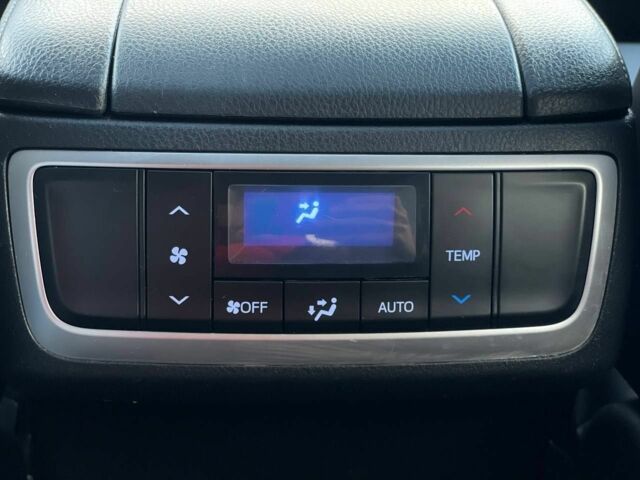 Белый Тойота Хайлендер, объемом двигателя 3.5 л и пробегом 125 тыс. км за 33600 $, фото 14 на Automoto.ua