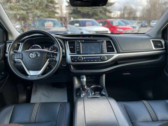 Белый Тойота Хайлендер, объемом двигателя 3.5 л и пробегом 125 тыс. км за 33600 $, фото 11 на Automoto.ua