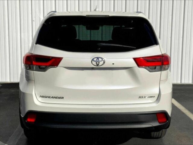 Белый Тойота Хайлендер, объемом двигателя 3.5 л и пробегом 43 тыс. км за 16700 $, фото 4 на Automoto.ua