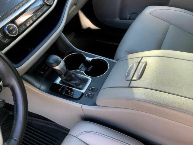 Белый Тойота Хайлендер, объемом двигателя 3.5 л и пробегом 43 тыс. км за 16700 $, фото 11 на Automoto.ua