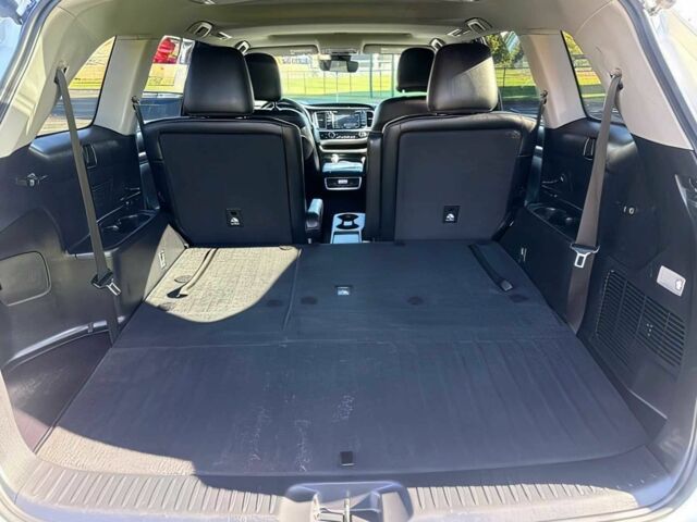 Белый Тойота Хайлендер, объемом двигателя 3.5 л и пробегом 36 тыс. км за 14000 $, фото 12 на Automoto.ua