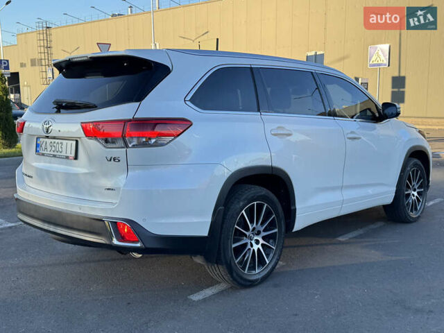 Белый Тойота Хайлендер, объемом двигателя 3.46 л и пробегом 149 тыс. км за 32700 $, фото 4 на Automoto.ua