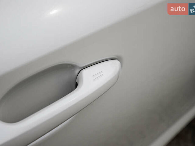 Белый Тойота Хайлендер, объемом двигателя 3.46 л и пробегом 26 тыс. км за 37950 $, фото 21 на Automoto.ua