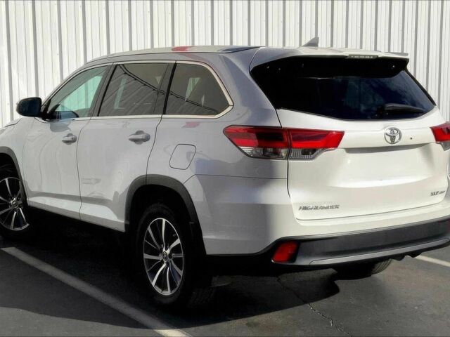 Белый Тойота Хайлендер, объемом двигателя 3.5 л и пробегом 43 тыс. км за 16700 $, фото 3 на Automoto.ua