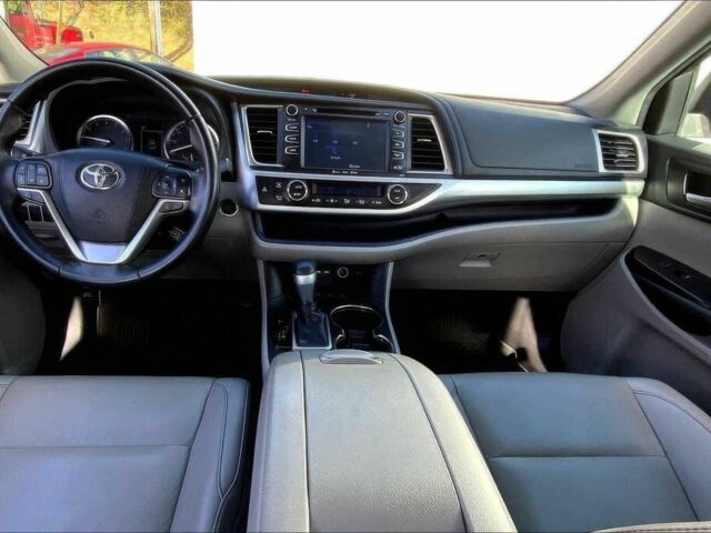 Белый Тойота Хайлендер, объемом двигателя 3.5 л и пробегом 43 тыс. км за 16700 $, фото 7 на Automoto.ua