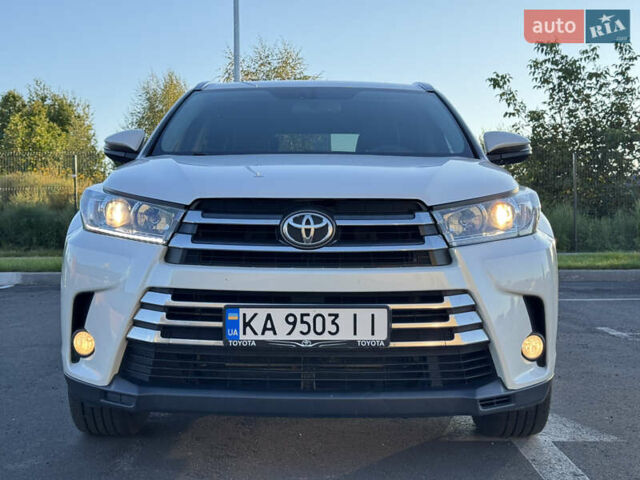 Белый Тойота Хайлендер, объемом двигателя 3.46 л и пробегом 149 тыс. км за 32700 $, фото 1 на Automoto.ua