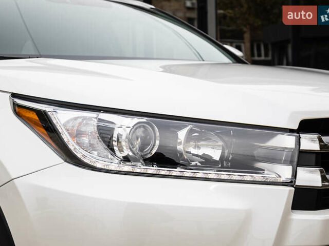 Белый Тойота Хайлендер, объемом двигателя 3.46 л и пробегом 26 тыс. км за 37950 $, фото 15 на Automoto.ua