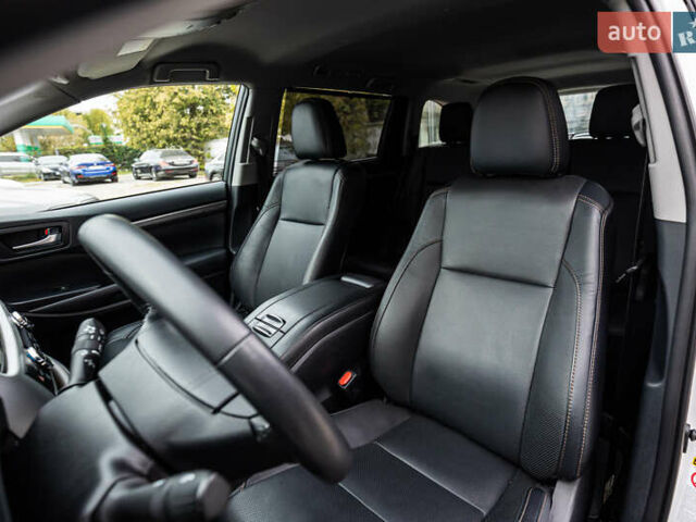 Белый Тойота Хайлендер, объемом двигателя 3.46 л и пробегом 26 тыс. км за 37950 $, фото 43 на Automoto.ua