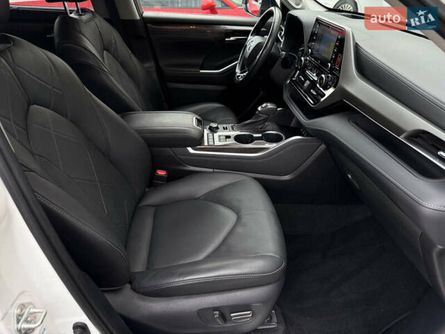 Белый Тойота Хайлендер, объемом двигателя 3.46 л и пробегом 52 тыс. км за 42500 $, фото 39 на Automoto.ua