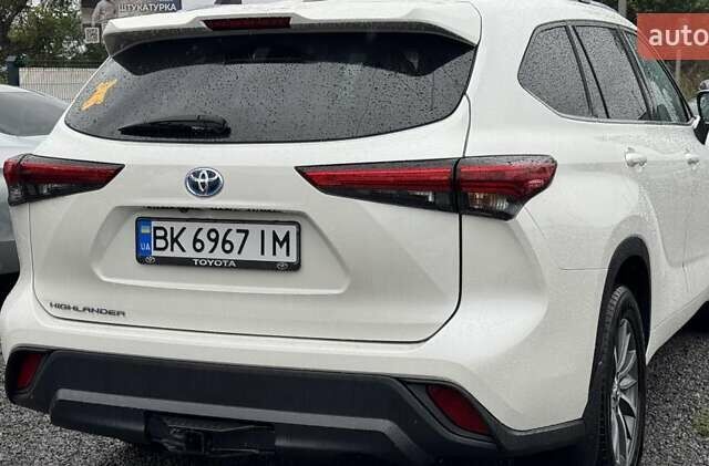 Білий Тойота Хайлендер, об'ємом двигуна 2.49 л та пробігом 134 тис. км за 38000 $, фото 3 на Automoto.ua