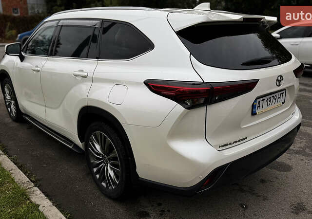 Білий Тойота Хайлендер, об'ємом двигуна 3.46 л та пробігом 49 тис. км за 44400 $, фото 3 на Automoto.ua