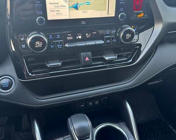 Белый Тойота Хайлендер, объемом двигателя 3.46 л и пробегом 21 тыс. км за 48000 $, фото 20 на Automoto.ua