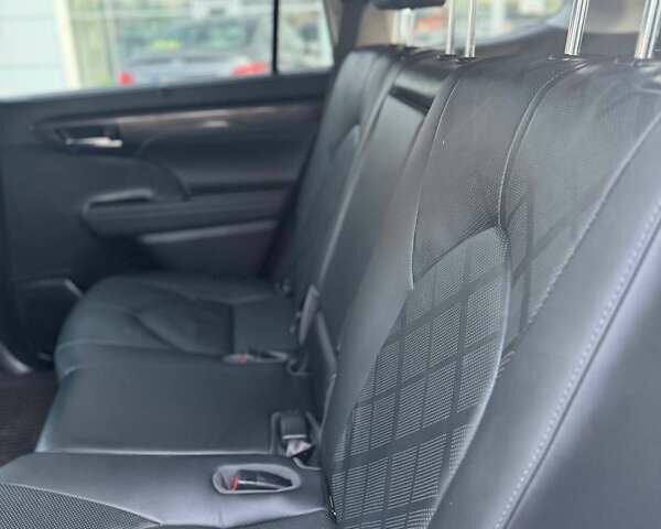 Белый Тойота Хайлендер, объемом двигателя 3.46 л и пробегом 21 тыс. км за 48000 $, фото 16 на Automoto.ua