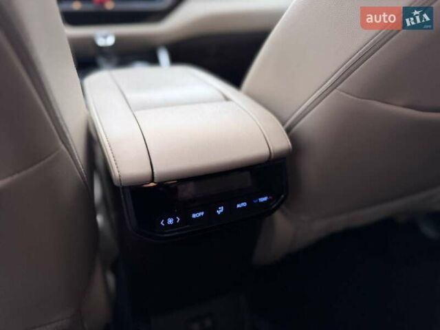 Білий Тойота Хайлендер, об'ємом двигуна 2.49 л та пробігом 61 тис. км за 41800 $, фото 3 на Automoto.ua