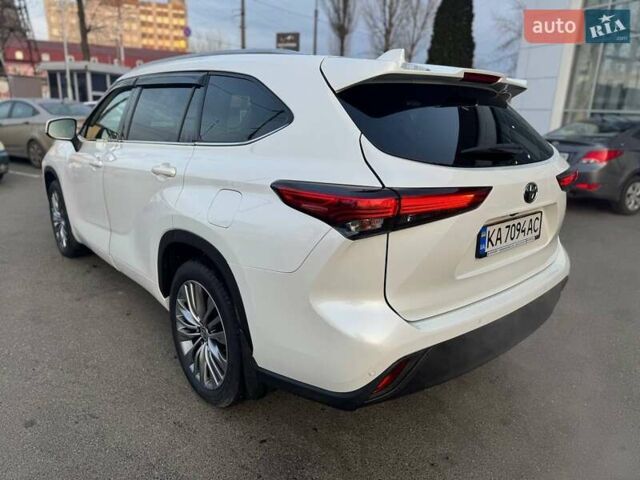 Белый Тойота Хайлендер, объемом двигателя 3.46 л и пробегом 21 тыс. км за 48000 $, фото 4 на Automoto.ua