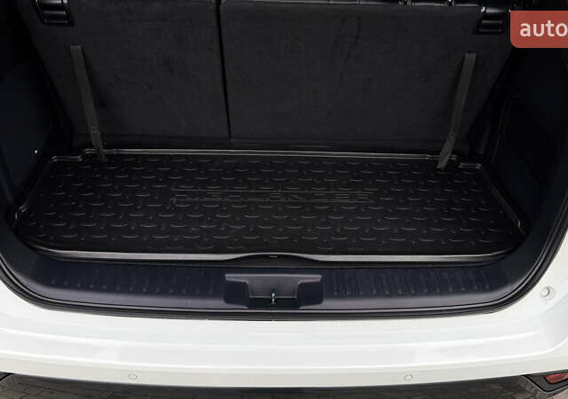 Белый Тойота Хайлендер, объемом двигателя 3.46 л и пробегом 49 тыс. км за 44500 $, фото 29 на Automoto.ua