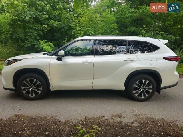 Белый Тойота Хайлендер, объемом двигателя 3.46 л и пробегом 93 тыс. км за 38000 $, фото 2 на Automoto.ua