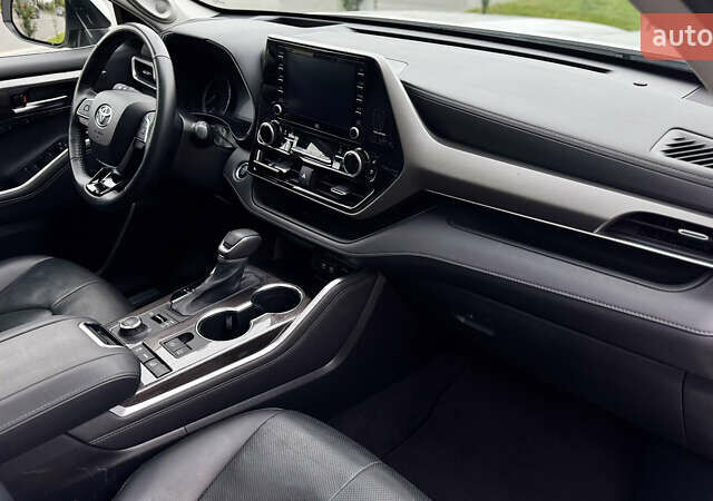 Білий Тойота Хайлендер, об'ємом двигуна 3.46 л та пробігом 49 тис. км за 44400 $, фото 8 на Automoto.ua