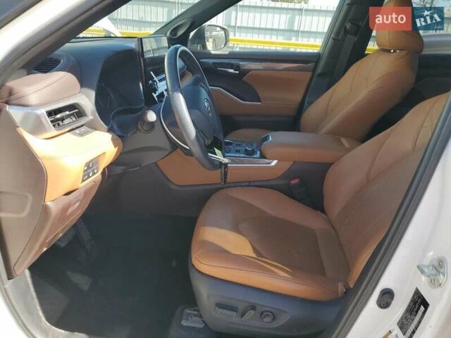 Белый Тойота Хайлендер, объемом двигателя 3.5 л и пробегом 82 тыс. км за 13600 $, фото 6 на Automoto.ua