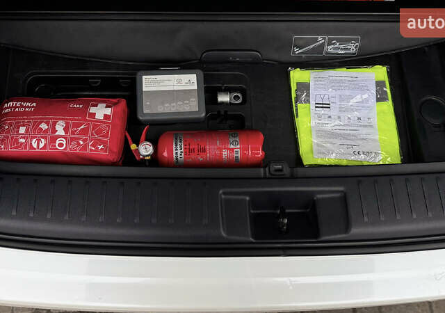 Белый Тойота Хайлендер, объемом двигателя 3.46 л и пробегом 49 тыс. км за 44500 $, фото 30 на Automoto.ua