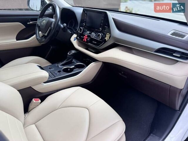 Білий Тойота Хайлендер, об'ємом двигуна 2.49 л та пробігом 61 тис. км за 41800 $, фото 17 на Automoto.ua