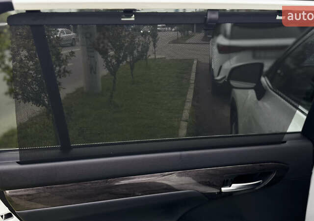 Білий Тойота Хайлендер, об'ємом двигуна 3.46 л та пробігом 49 тис. км за 44400 $, фото 16 на Automoto.ua