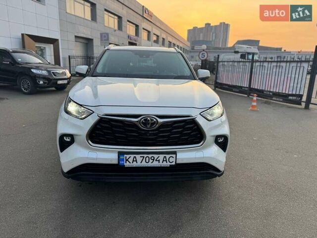 Белый Тойота Хайлендер, объемом двигателя 3.46 л и пробегом 21 тыс. км за 48000 $, фото 8 на Automoto.ua