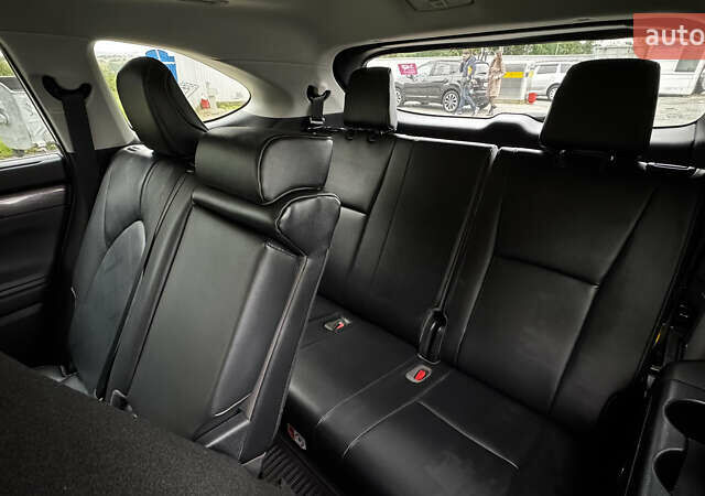 Белый Тойота Хайлендер, объемом двигателя 3.46 л и пробегом 49 тыс. км за 44500 $, фото 27 на Automoto.ua