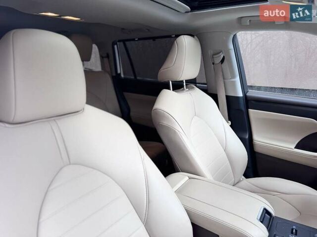 Білий Тойота Хайлендер, об'ємом двигуна 2.49 л та пробігом 61 тис. км за 41800 $, фото 16 на Automoto.ua