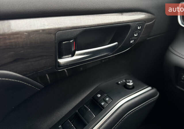 Белый Тойота Хайлендер, объемом двигателя 3.46 л и пробегом 49 тыс. км за 44500 $, фото 12 на Automoto.ua