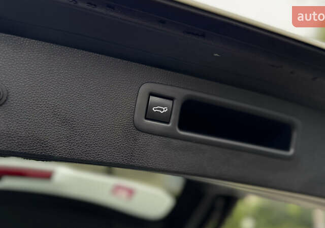 Білий Тойота Хайлендер, об'ємом двигуна 3.46 л та пробігом 49 тис. км за 44400 $, фото 28 на Automoto.ua