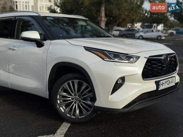 Белый Тойота Хайлендер, объемом двигателя 3.46 л и пробегом 52 тыс. км за 42500 $, фото 1 на Automoto.ua
