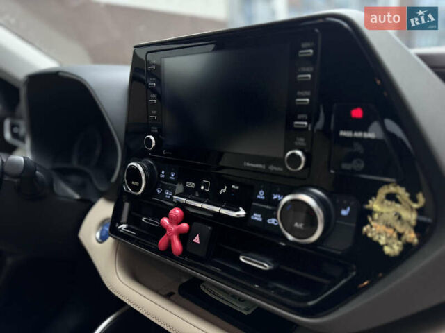 Тойота Хайлендер 2020 в Львове на Automoto.ua Белый Тойота Хайлендер, объемом двигателя 2.49 л и пробегом 60 тыс. км за 47500 $, фото 45 на Automoto.ua